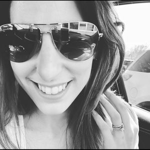 Meet your Posher, Caroline